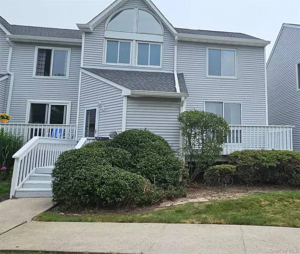3534 Gibbs RD, Coram, NY 11727