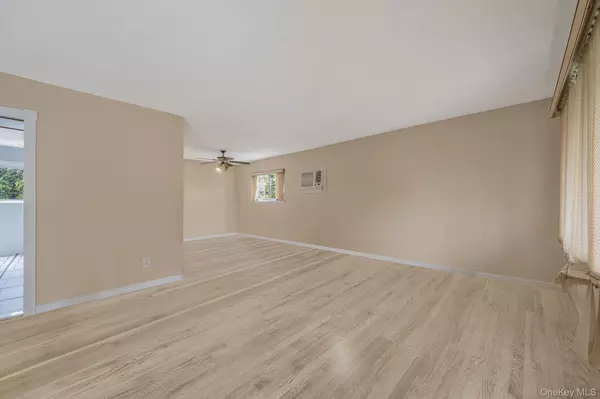 Merrick, NY 11566,2922 Bond DR