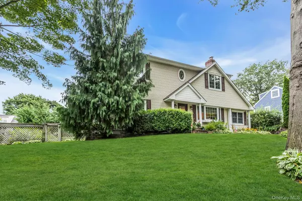 Northport, NY 11768,7 Sun Valley CT