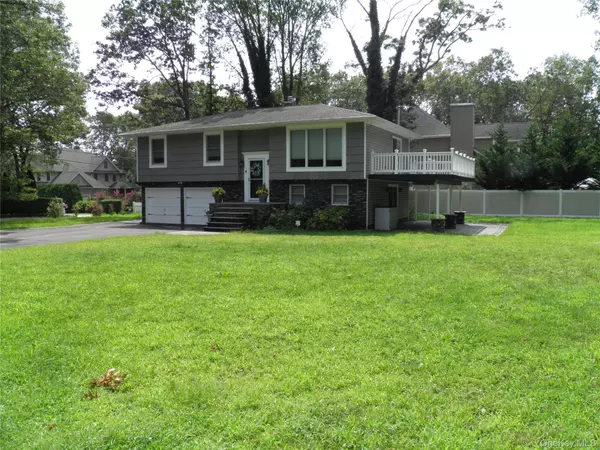 Smithtown, NY 11787,2 Argyle PL