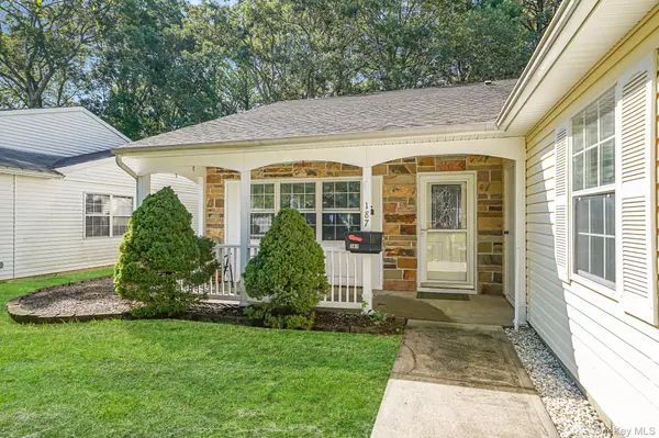 Ridge, NY 11961,187 Edinburgh DR