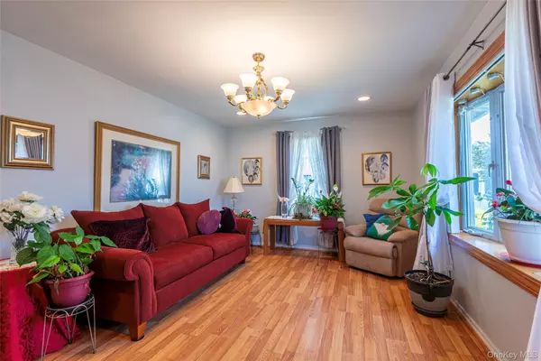 West Hempstead, NY 11552,19 Richard ST