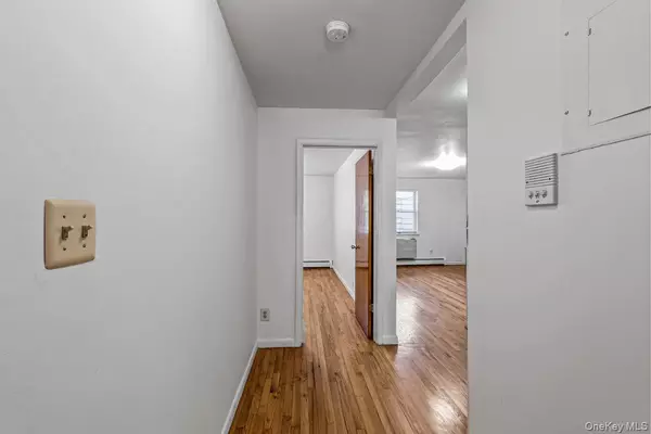 Flushing, NY 11367,70-50 153rd ST