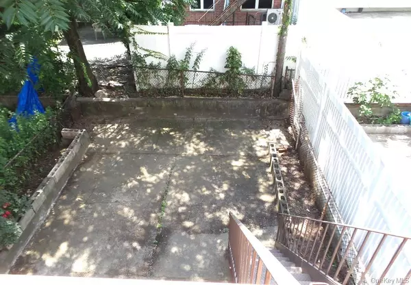 Brooklyn, NY 11236,1322 EAST 99 ST
