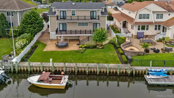 Massapequa, NY 11758,236 E Shore DR