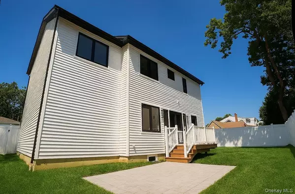 Copiague, NY 11726,90 Scudder AVE