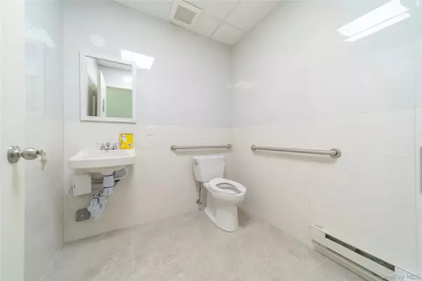 Kew Gardens, NY 11415,124-28 Queens BLVD #4C