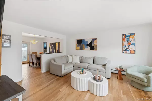 Island Park, NY 11558,33 Newport RD
