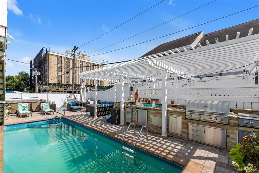 500 W Penn ST, Long Beach, NY 11561