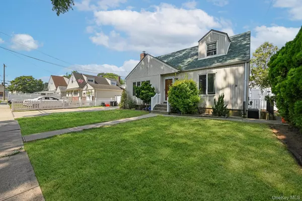 Elmont, NY 11003,296 Benson AVE