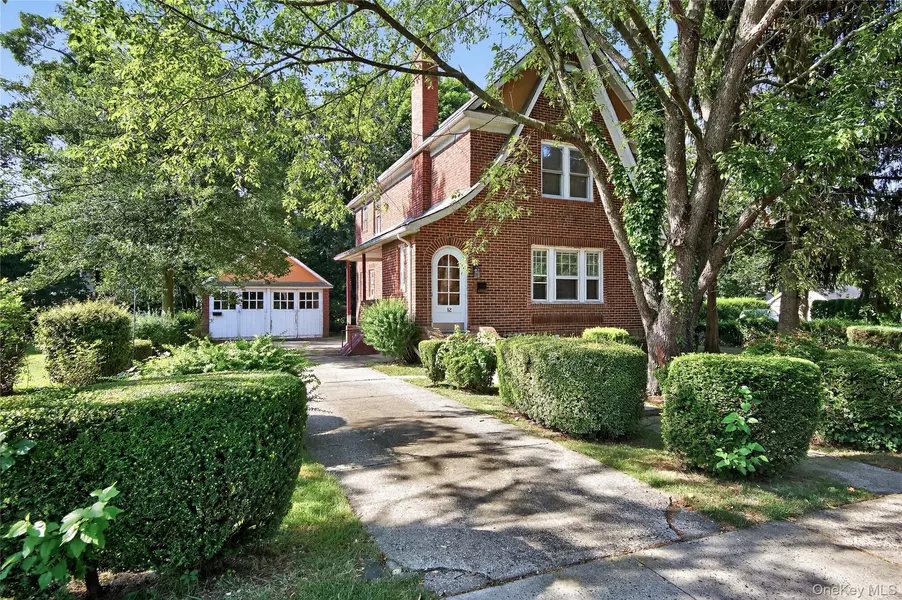 12 Bogart AVE, Port Washington, NY 11050