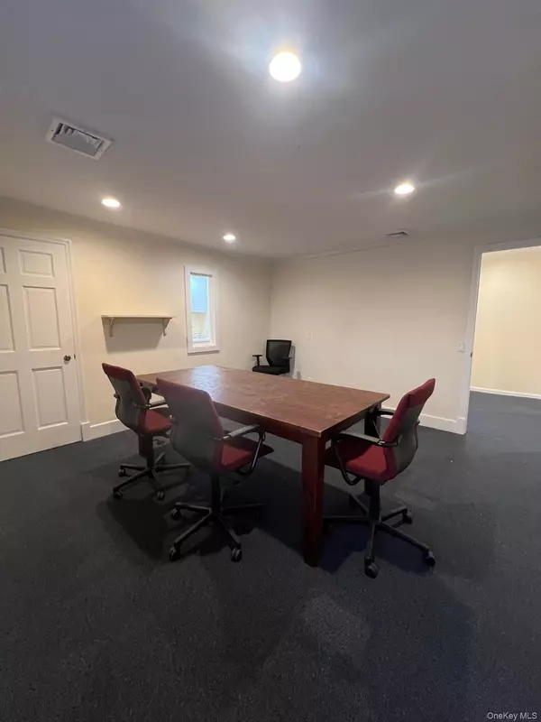 Locust Valley, NY 11560,50 Forest AVE