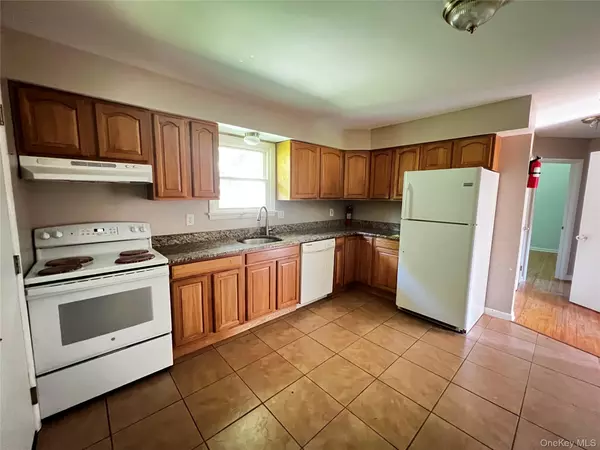 Red Hook, NY 12571,82 Rokeby RD