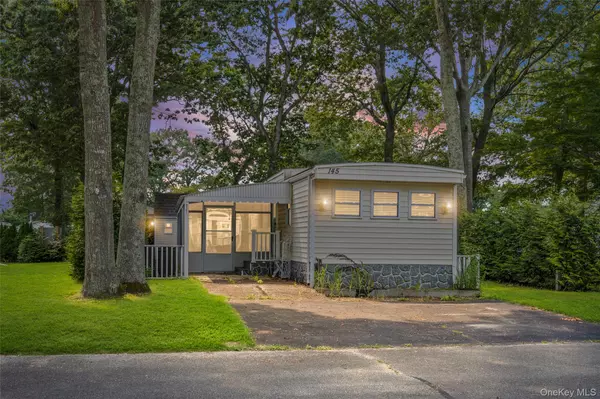 703 Fresh Pond RD, Calverton, NY 11933