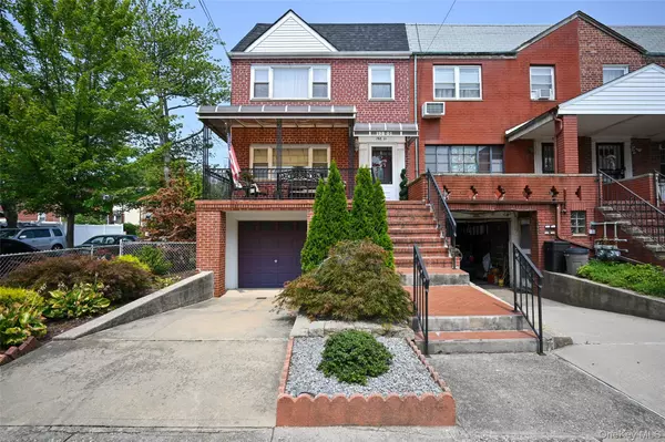 198-01 56 AVE, Fresh Meadows, NY 11365