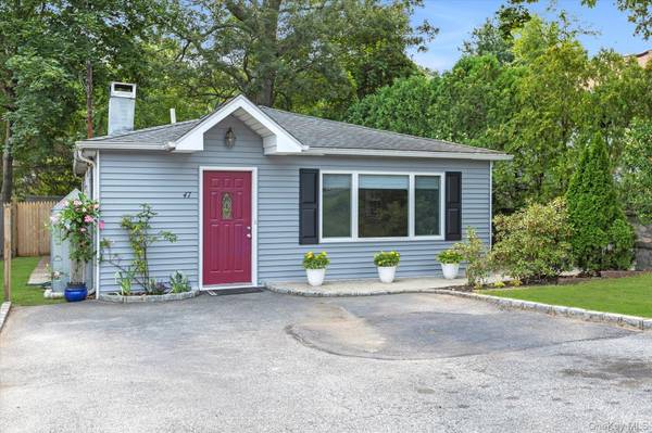 47 Sunrise DR, Sound Beach, NY 11789