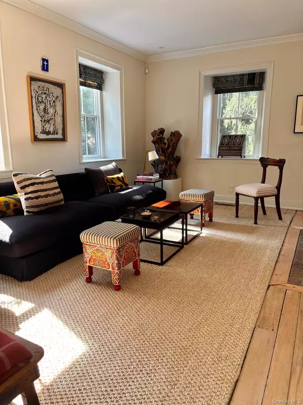 Clinton Corners, NY 12514,2461 Salt Point TPKE