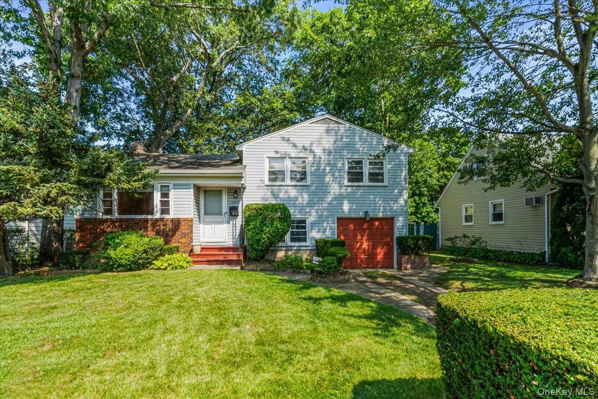 Merrick, NY 11566,1267 Taft AVE