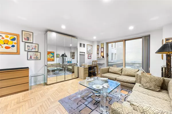 New York (manhattan), NY 10019,106 Central PARK #4D