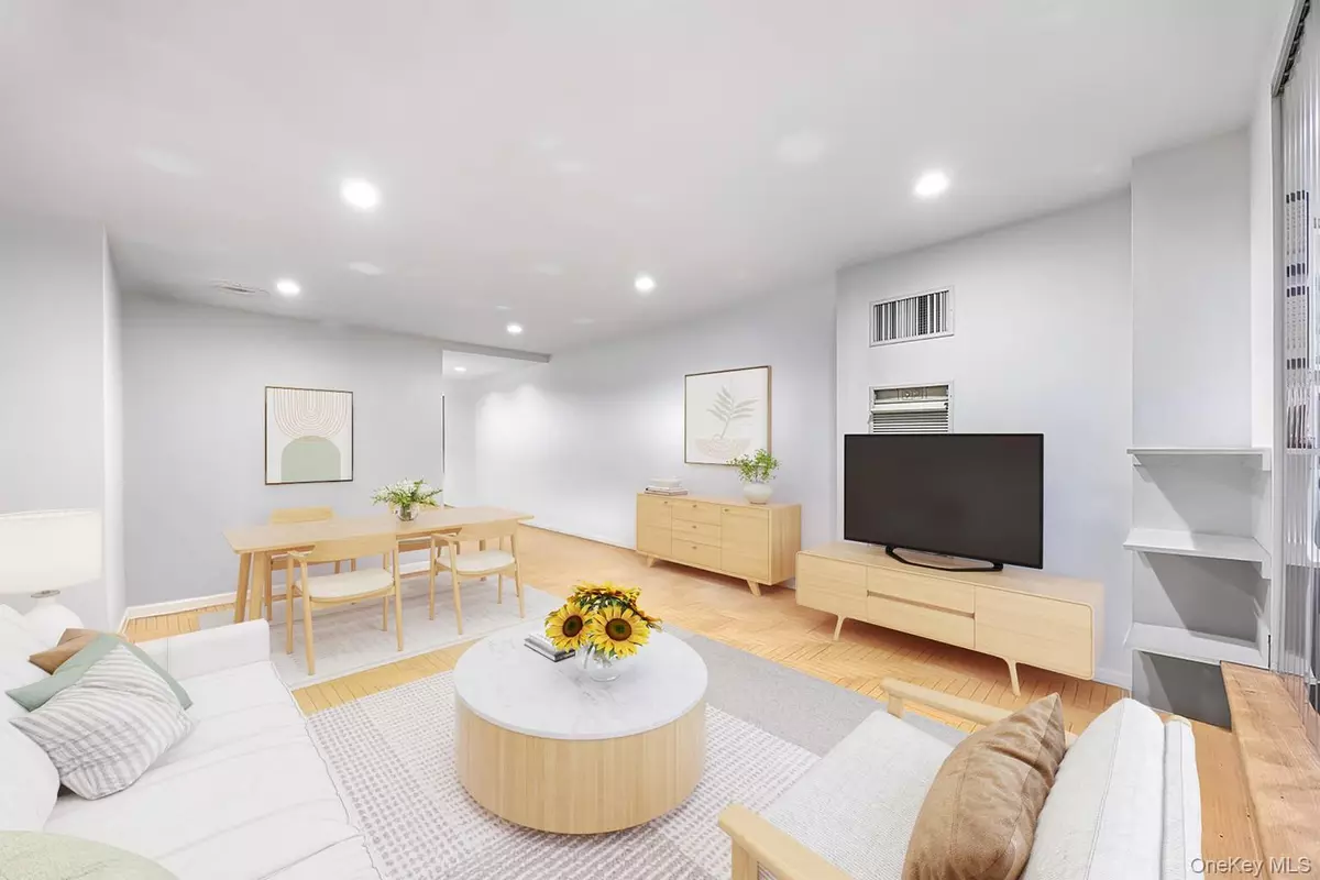 New York (manhattan), NY 10019,106 Central PARK #4D