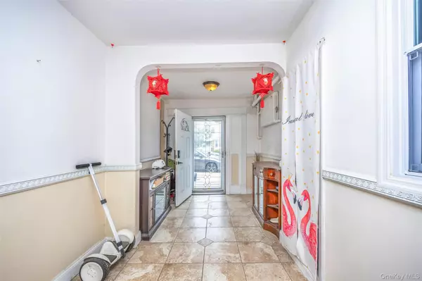 Flushing, NY 11432,8012 165th ST