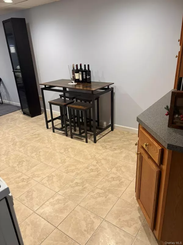 Medford, NY 11763,323 Peconic AVE