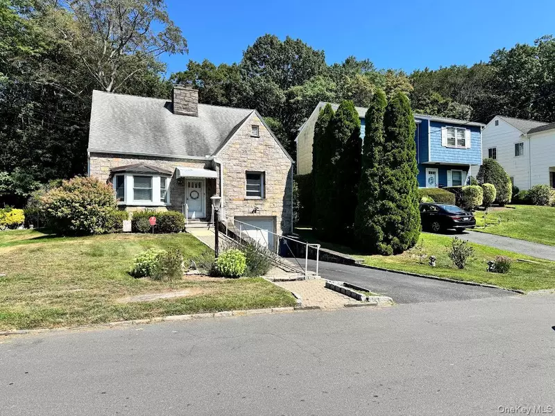 14 Coralyn AVE, White Plains, NY 10605
