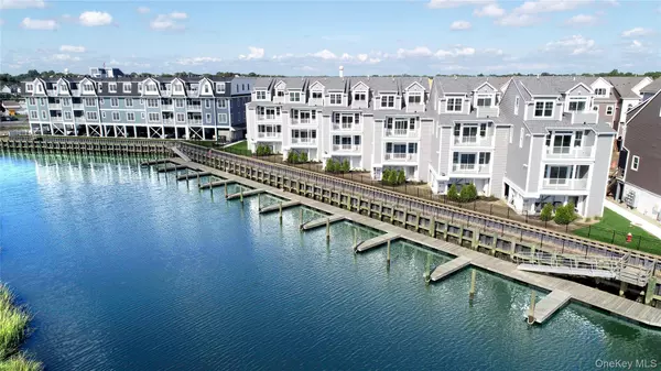 535 Marina Pointe DR #535, East Rockaway, NY 11518