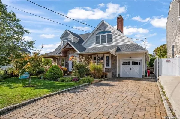 3442 Colony DR, Baldwin Harbor, NY 11510