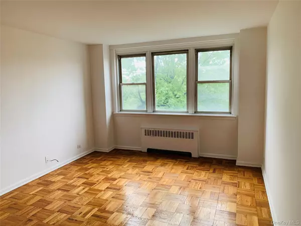 Bronx, NY 10463,80 Knolls CRES #6M