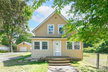 32 8th AVE, Huntington Station, NY 11746