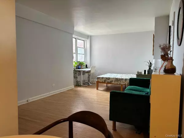 Sunnyside, NY 11377,3920 52nd ST #5E