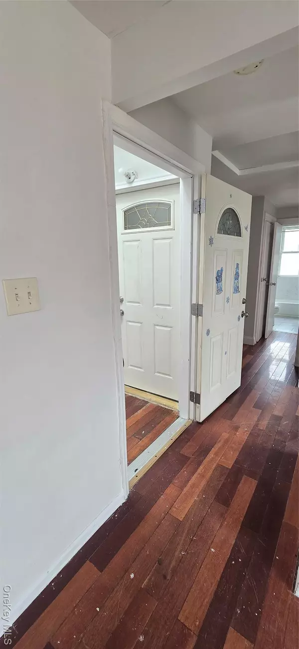 Elmhurst, NY 11373,4607 79th ST