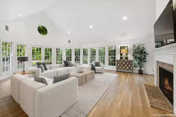 Westhampton Beach, NY 11978,62 Beach LN
