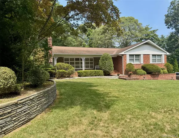 520 Caledonia RD, Dix Hills, NY 11746