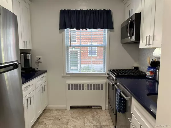 180 Pinewood RD #7, Hartsdale, NY 10530