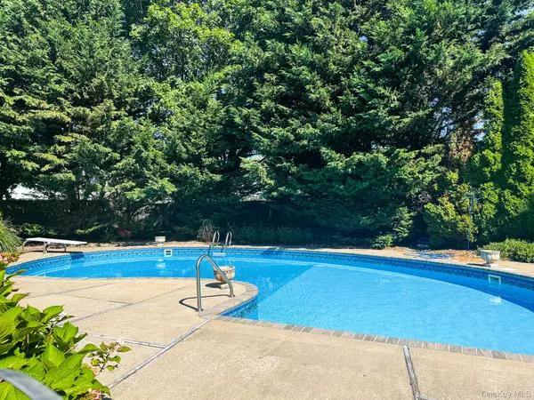 East Moriches, NY 11940,80 Moriches AVE