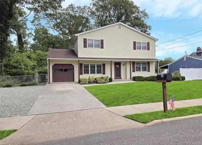 64 Washburn ST, Lake Grove, NY 11755