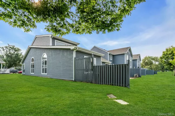 Middle Island, NY 11953,745 Spring Lake DR