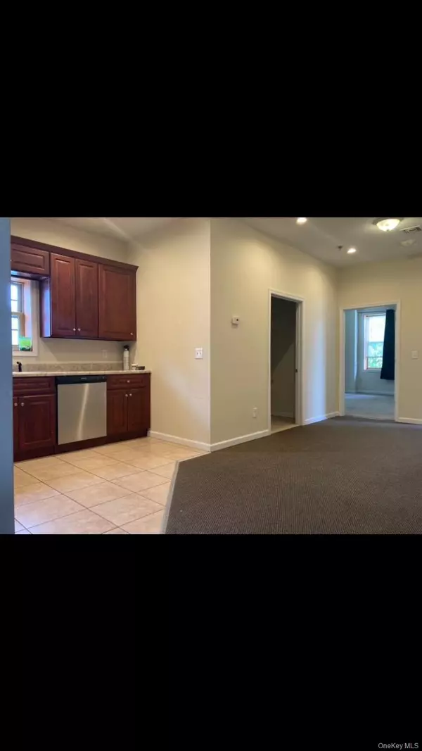 Port Jervis, NY 12771,92 Front ST