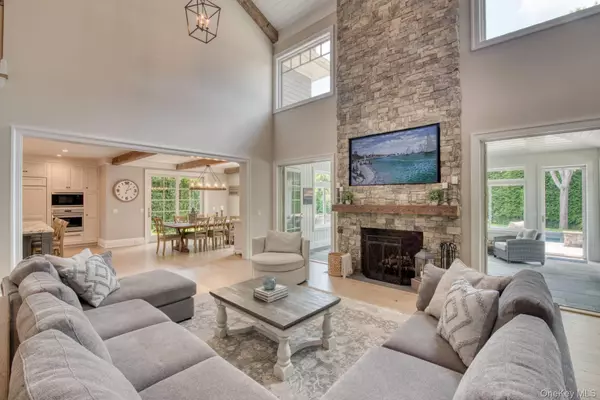 Westhampton Beach, NY 11978,255 Mill RD
