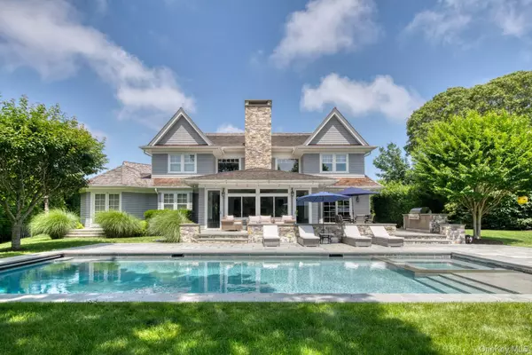 255 Mill RD, Westhampton Beach, NY 11978