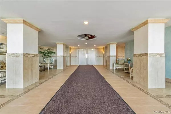 Long Beach, NY 11561,1 Broadway #7O