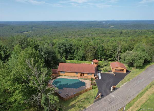 203 Skyline DR, Woodbourne, NY 12788