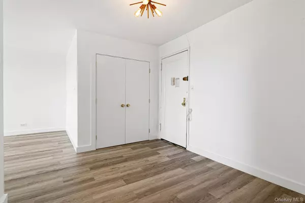 Kew Gardens, NY 11415,83-40 Austin ST #7B