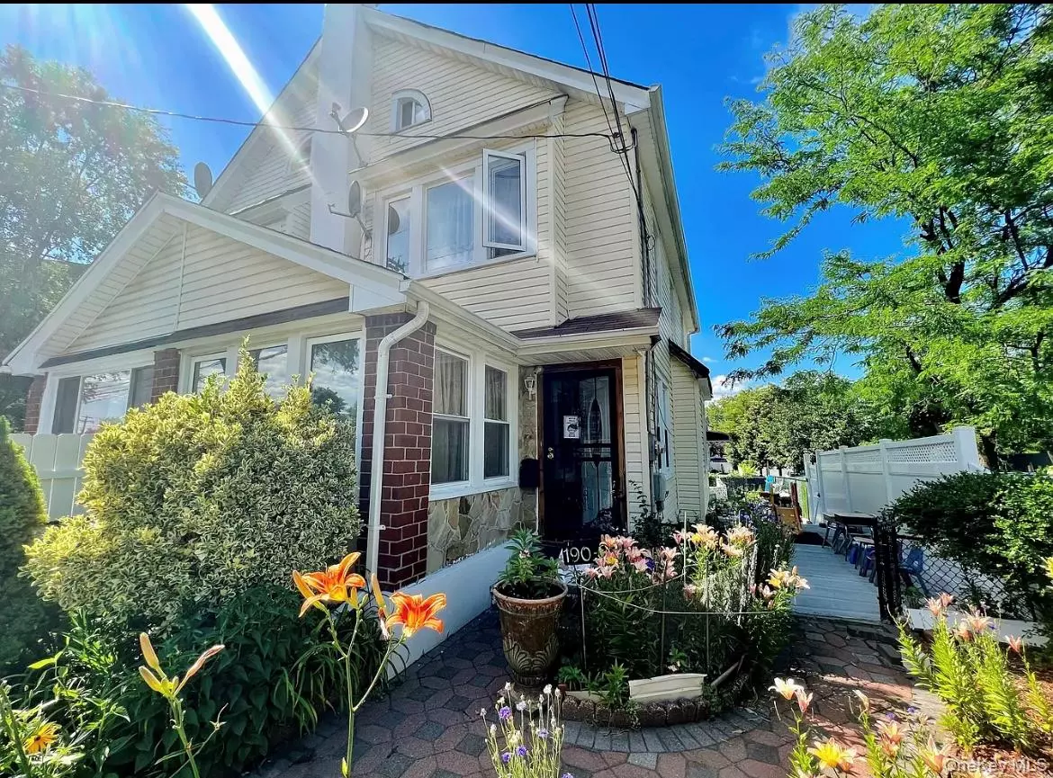 Saint Albans, NY 11412,19027 109th RD