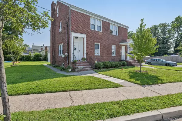Bay Shore, NY 11706,77-75 Center AVE #75 -77