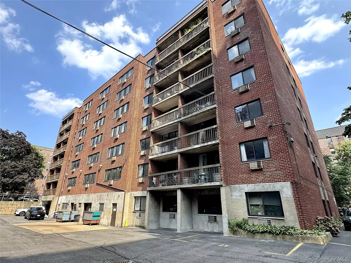 Flushing, NY 11355,137-77 45 AVE #6P