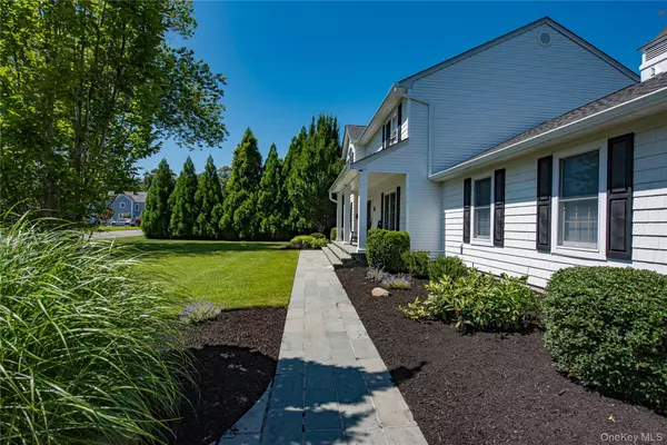Islip, NY 11751,15 Cedar Avenue Extension