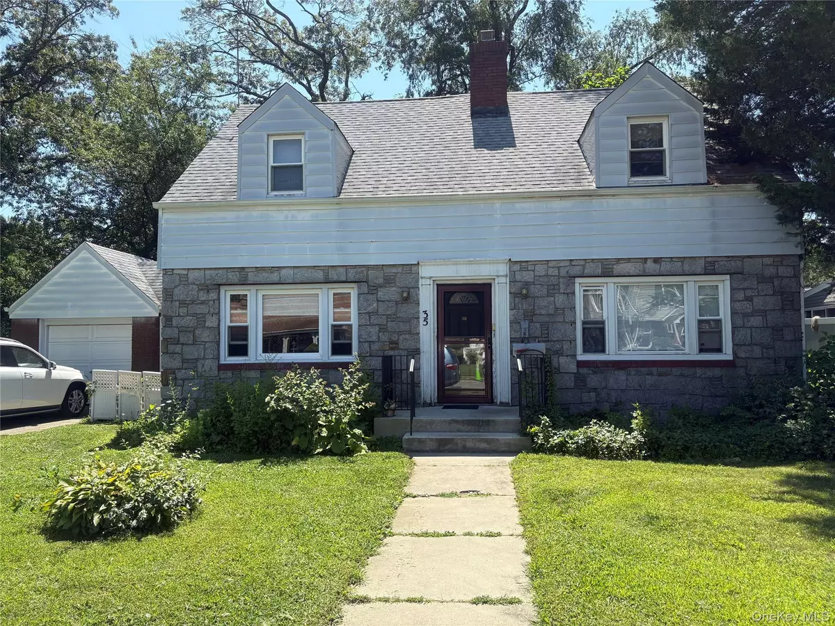 Roosevelt, NY 11575,35 W Raymond AVE